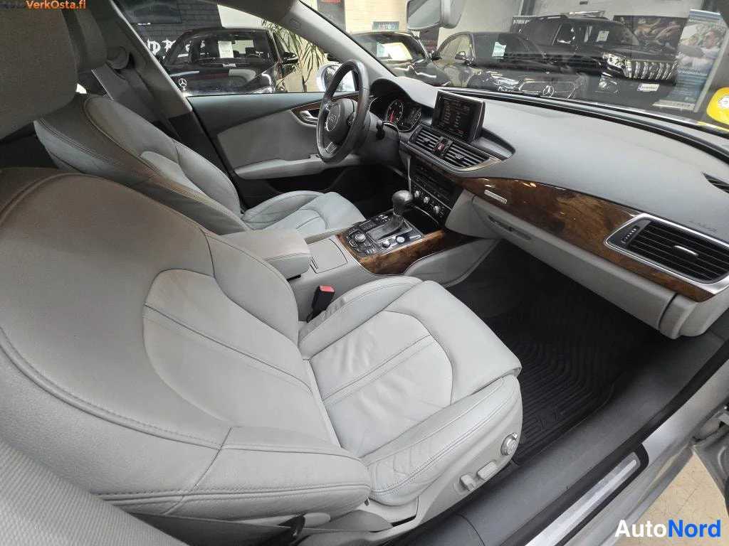 Hopea Audi A7 2011, ohjaamo, kuva 11