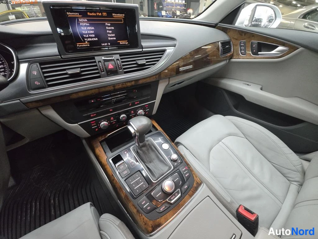 Hopea Audi A7 2011, ohjaamo, kuva 12