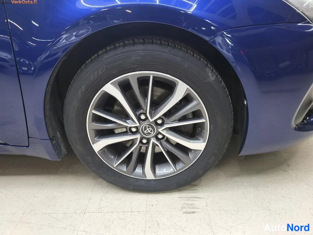 Sininen Toyota Avensis 2016, yksityiskohta, kuva 30