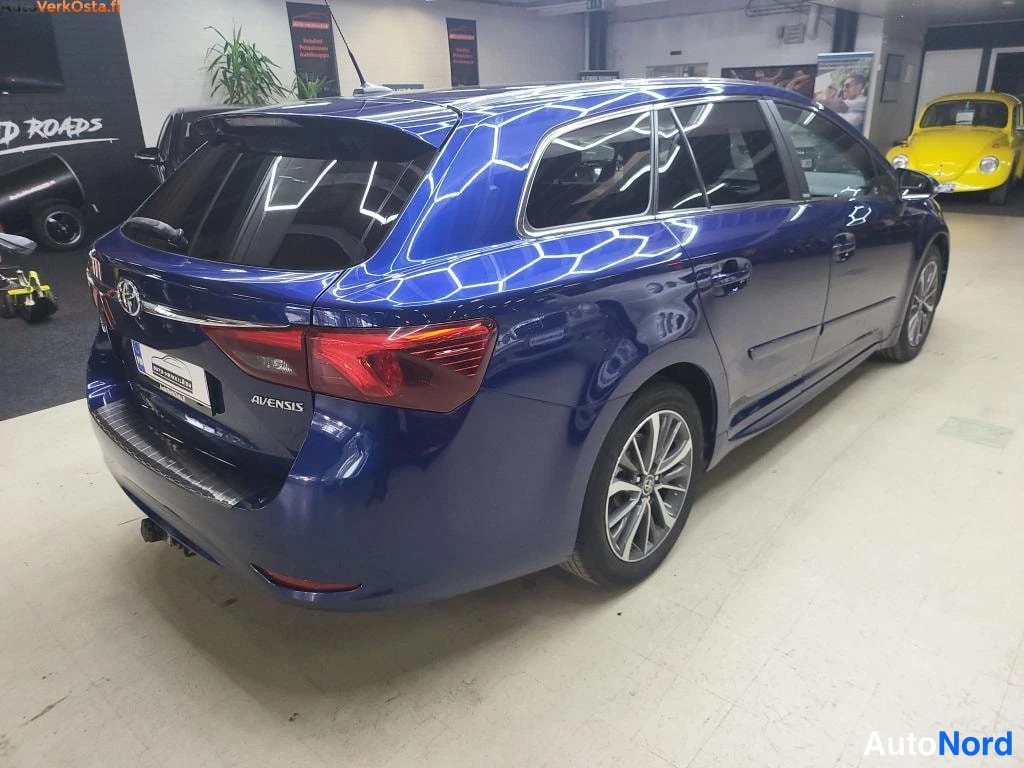 Sininen Toyota Avensis 2016, takaviisto, kuva 7