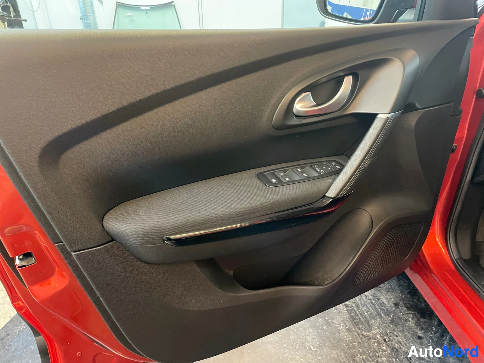 Punainen Renault Kadjar 2019, yksityiskohta, kuva 17