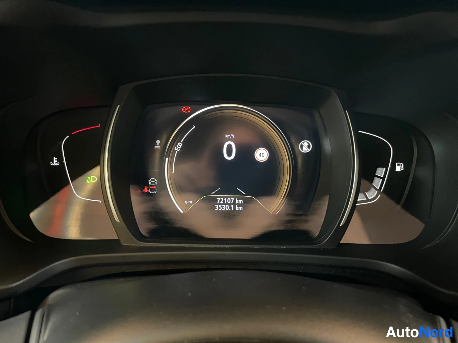 Punainen Renault Kadjar 2019, yksityiskohta, kuva 19