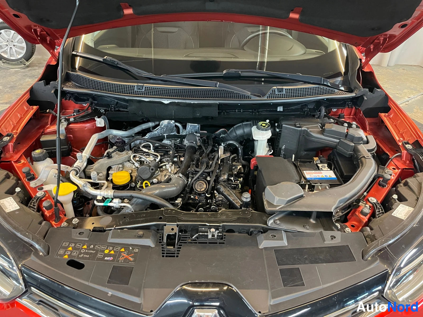 Punainen Renault Kadjar 2019, moottoritila, kuva 15