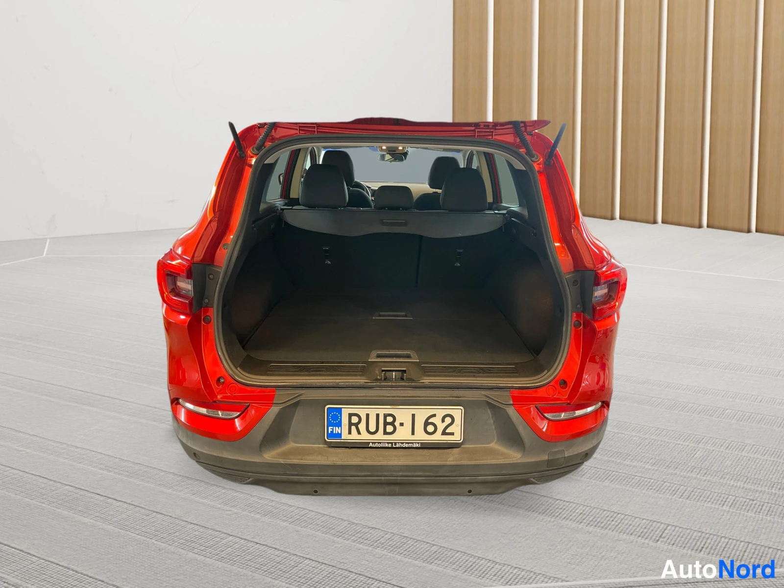 Punainen Renault Kadjar 2019, takaa, kuva 9