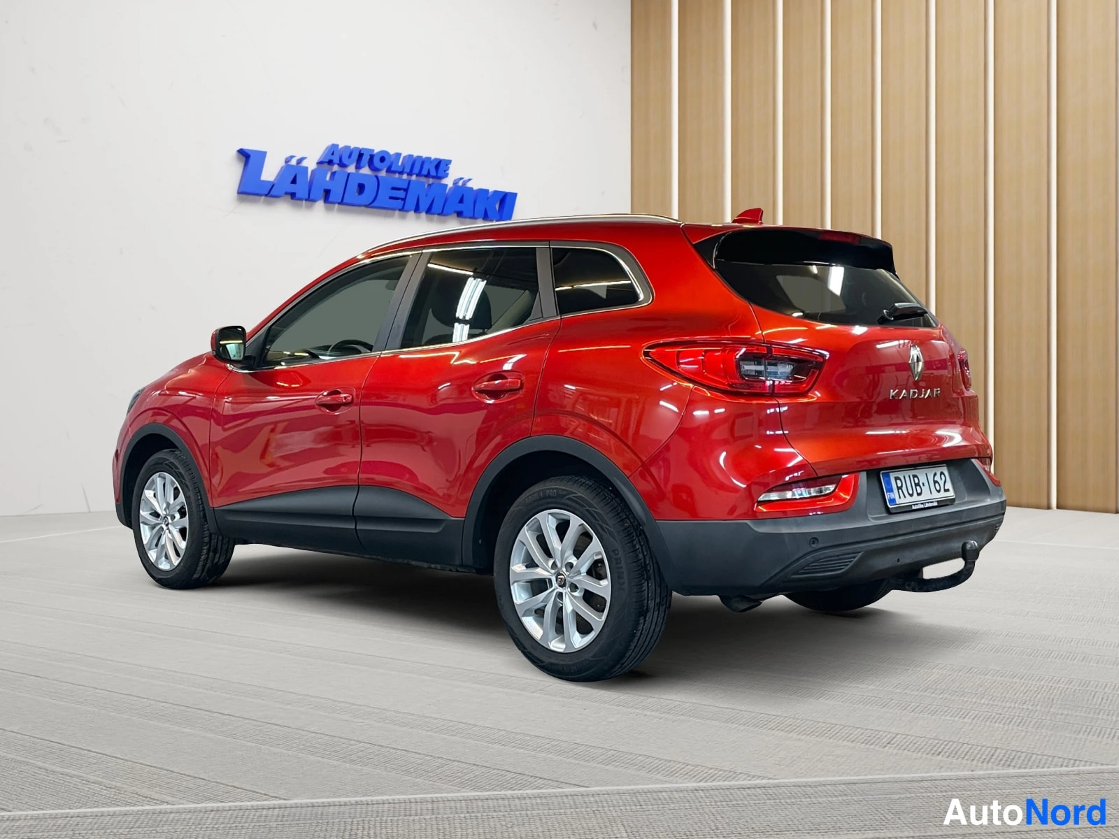 Punainen Renault Kadjar 2019, takaviisto, kuva 7