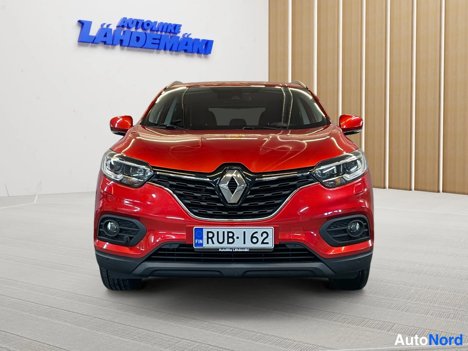 Punainen Renault Kadjar 2019, edestä, kuva 3