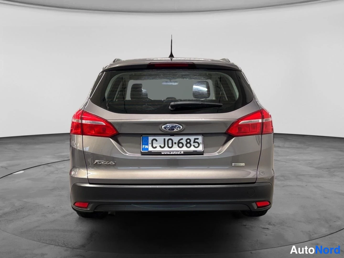 Harmaa Ford Focus 2015, takaa, kuva 7