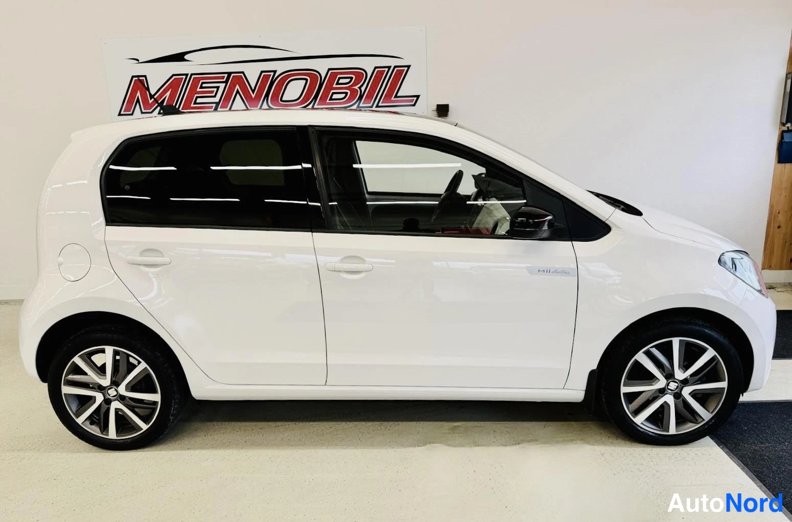 Valkoinen Seat Mii Electric 2021, sivulta, kuva 5