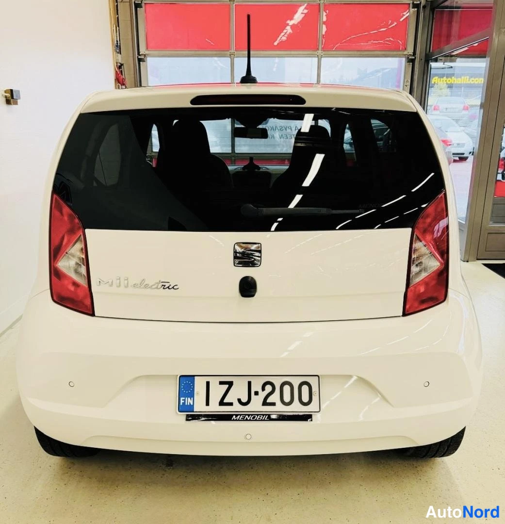 Valkoinen Seat Mii Electric 2021, takaa, kuva 8