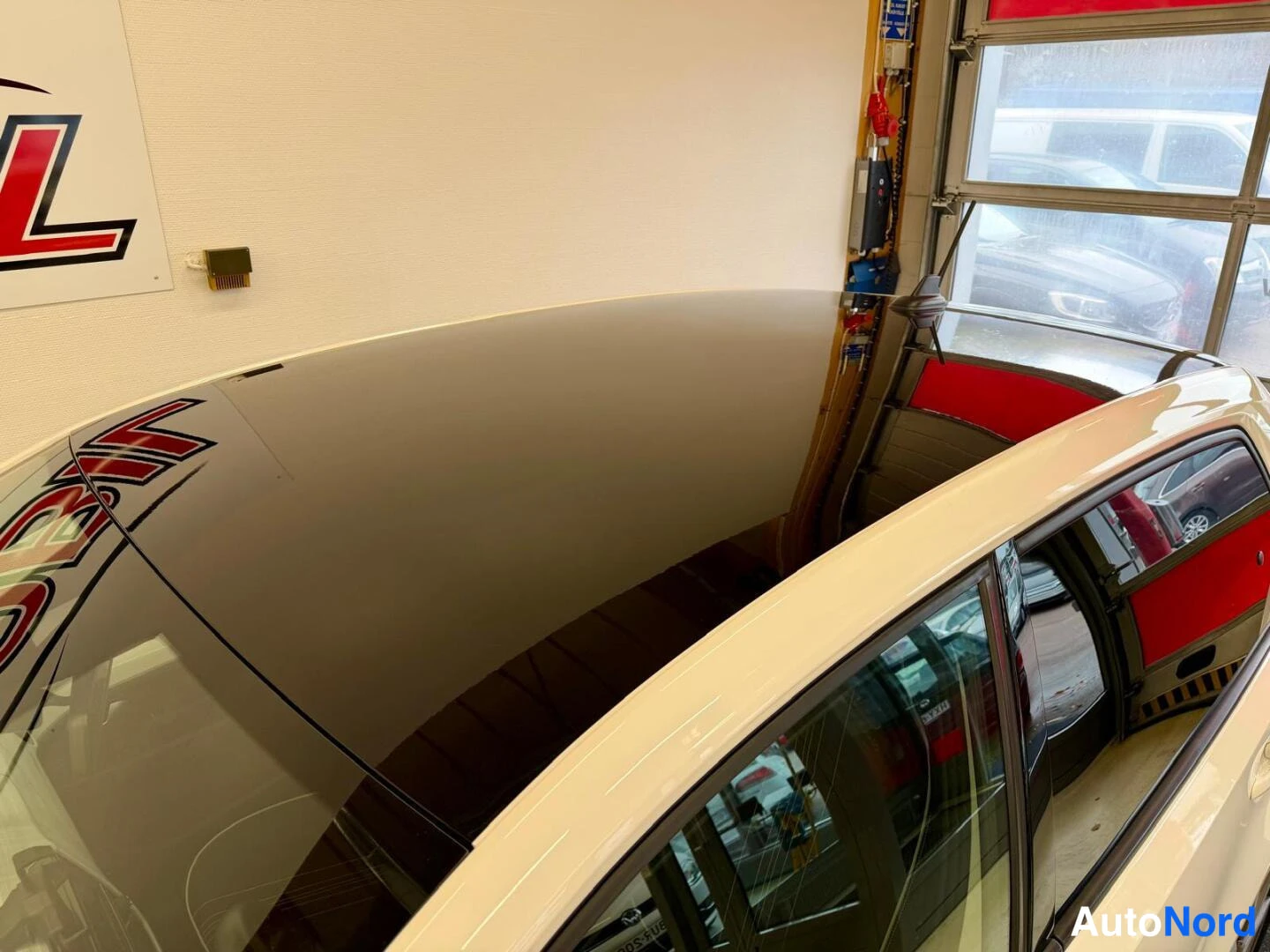 Valkoinen Seat Mii Electric 2021, yksityiskohta, kuva 18