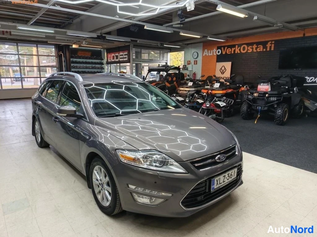 Harmaa Ford Mondeo 2012, etuviisto, keula oikealle, kuva 2