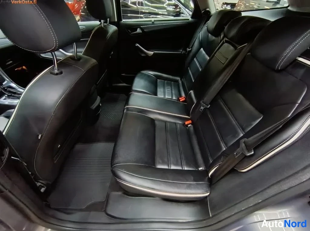 Harmaa Ford Mondeo 2012, takaistuimet, kuva 15