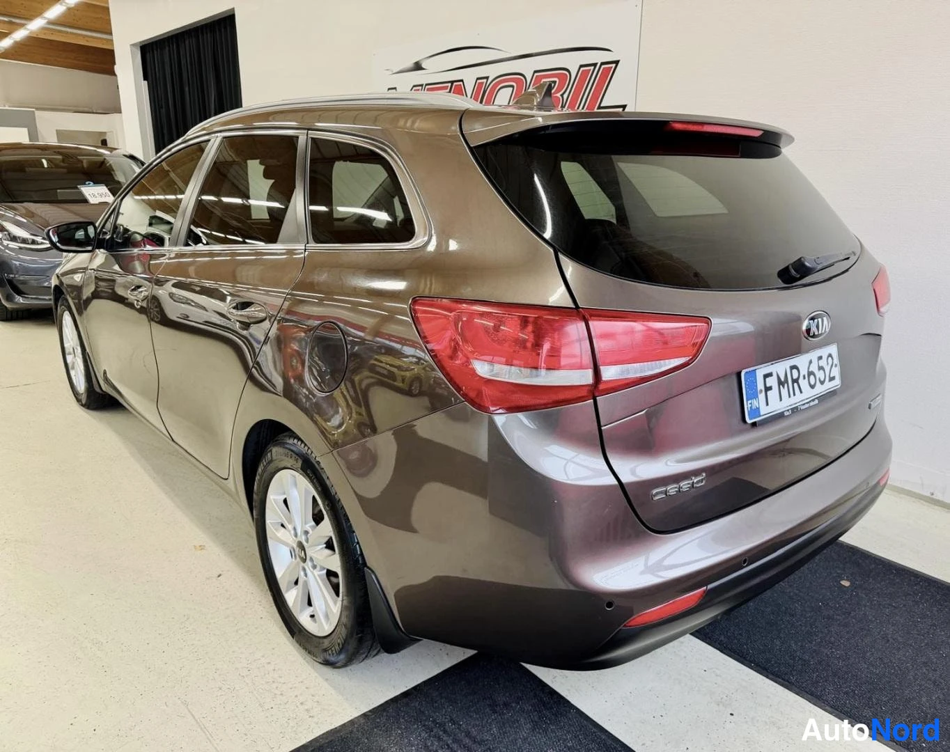 Harmaa Kia Ceed SW 2017, takaviisto, kuva 6