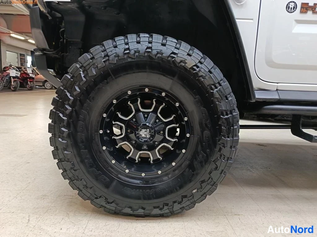 Valkoinen Hummer H2 2002, yksityiskohta, kuva 25
