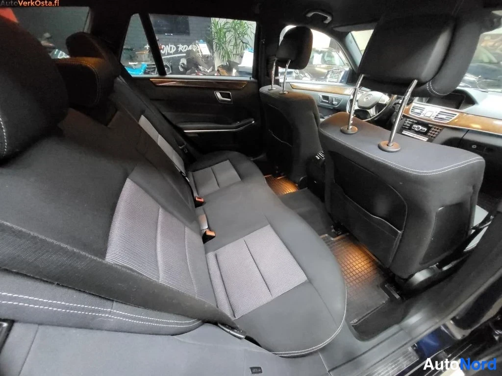 Sininen Mercedes-Benz E 250 CDI 4MATIC 2014, takaistuimet, kuva 13