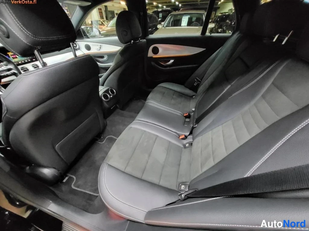Musta Mercedes-Benz E 400 d 4MATIC 2021, takaistuimet, kuva 13
