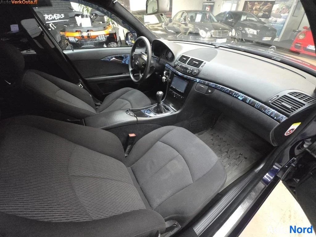 Sininen Mercedes-Benz E 200 CDI 2007, kuva 12