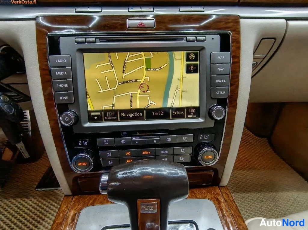 Vihreä Volkswagen Phaeton 2009, yksityiskohta, kuva 19