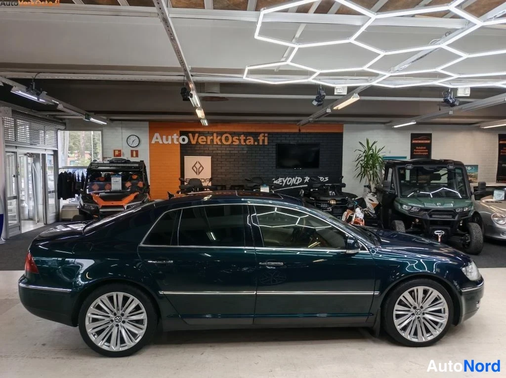 Vihreä Volkswagen Phaeton 2009, takaviisto, kuva 7