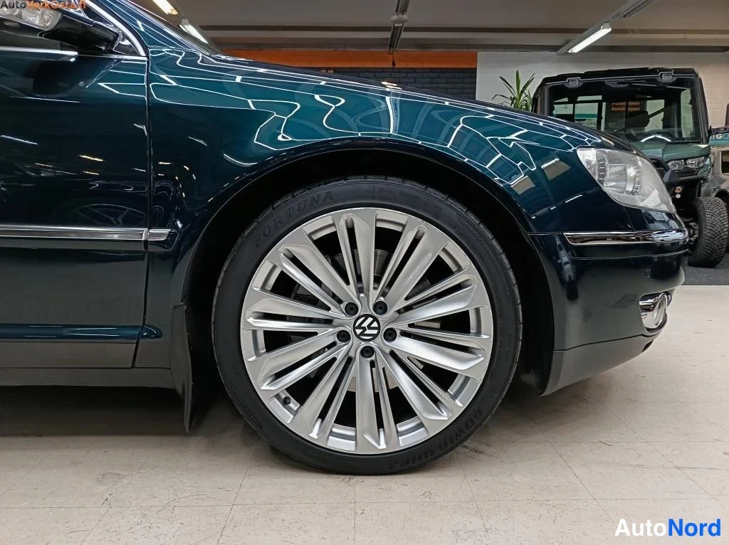 Vihreä Volkswagen Phaeton 2009, yksityiskohta, kuva 18
