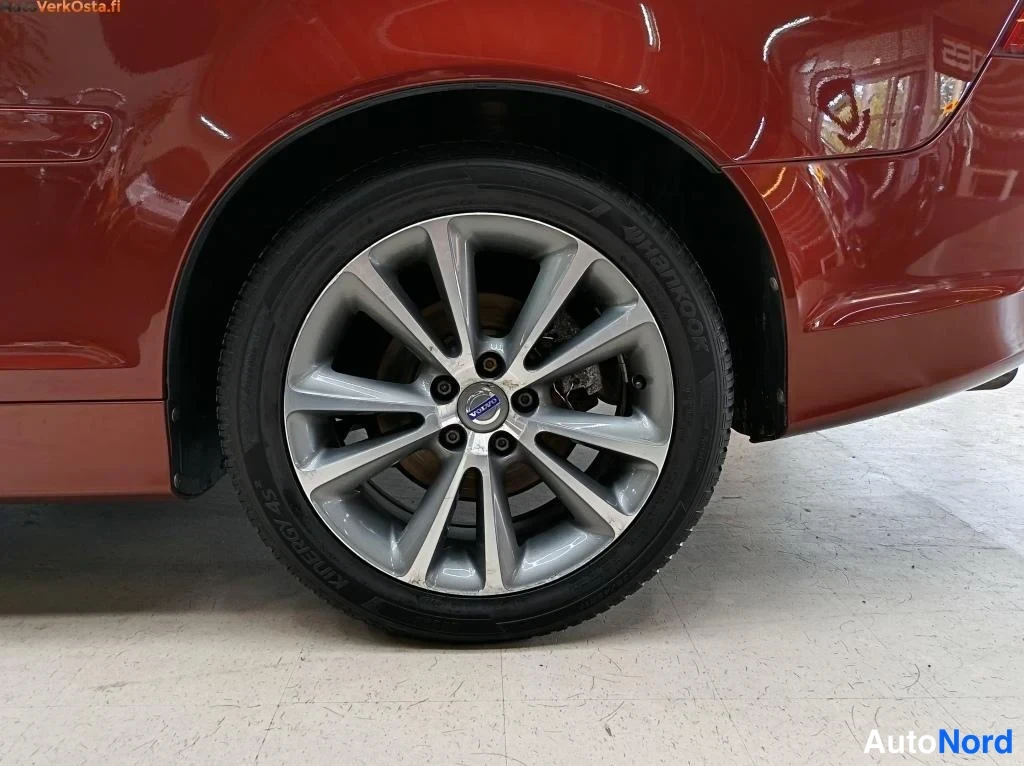 Punainen Volvo C70 2010, yksityiskohta, kuva 19