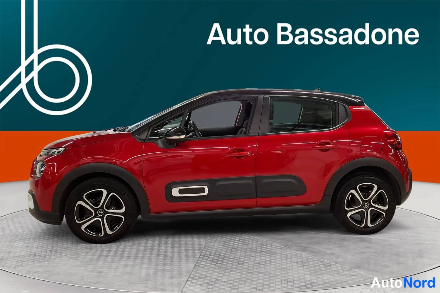 Punainen Citroen C3 2021, sivulta, kuva 5