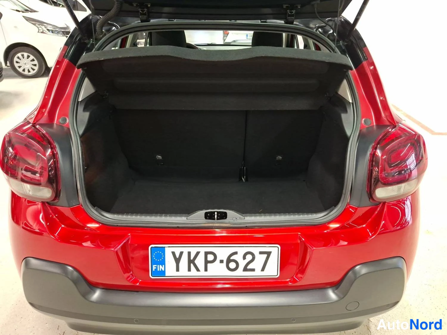 Punainen Citroen C3 2021, tavaratila, kuva 16