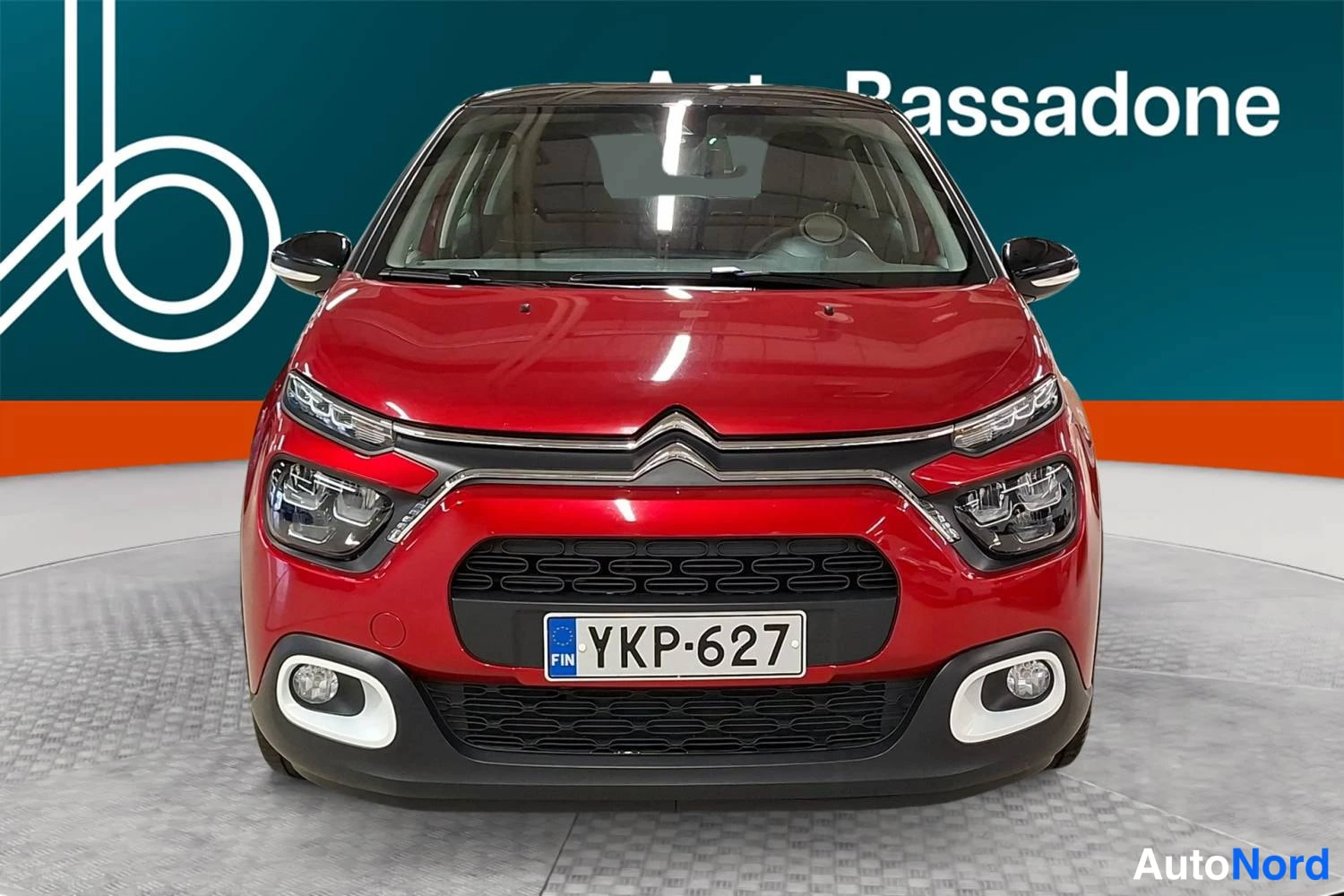Punainen Citroen C3 2021, edestä, kuva 3