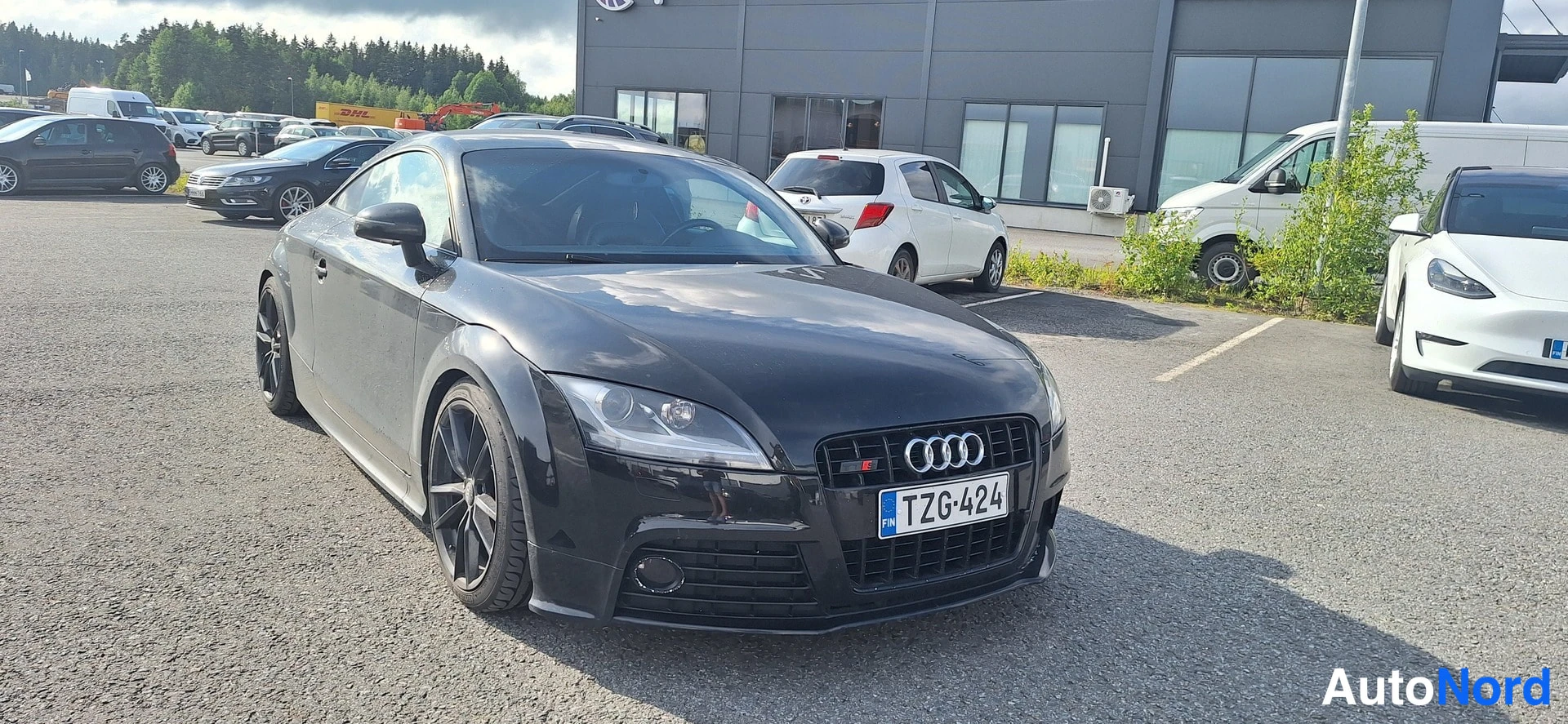 Musta Audi TTS 2009, etuviisto, keula oikealle, kuva 2