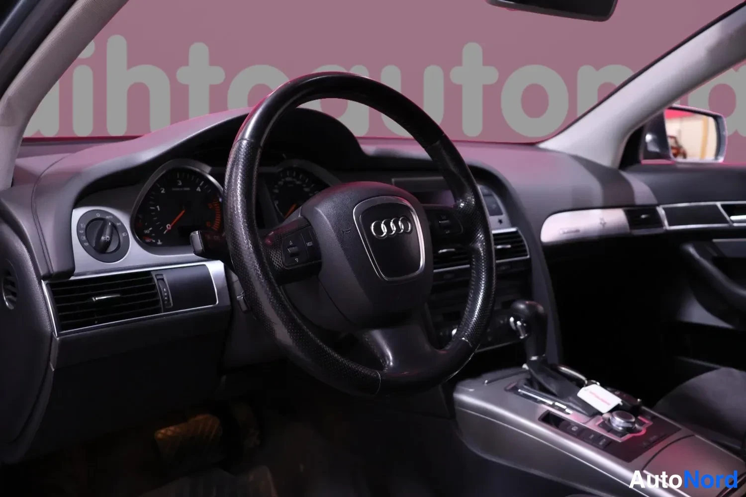 Harmaa Audi A6 allroad quattro 2006, ohjaamo, kuva 7