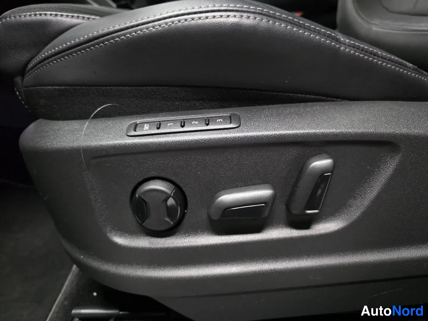 Harmaa Skoda Kodiaq 2022, yksityiskohta, kuva 19