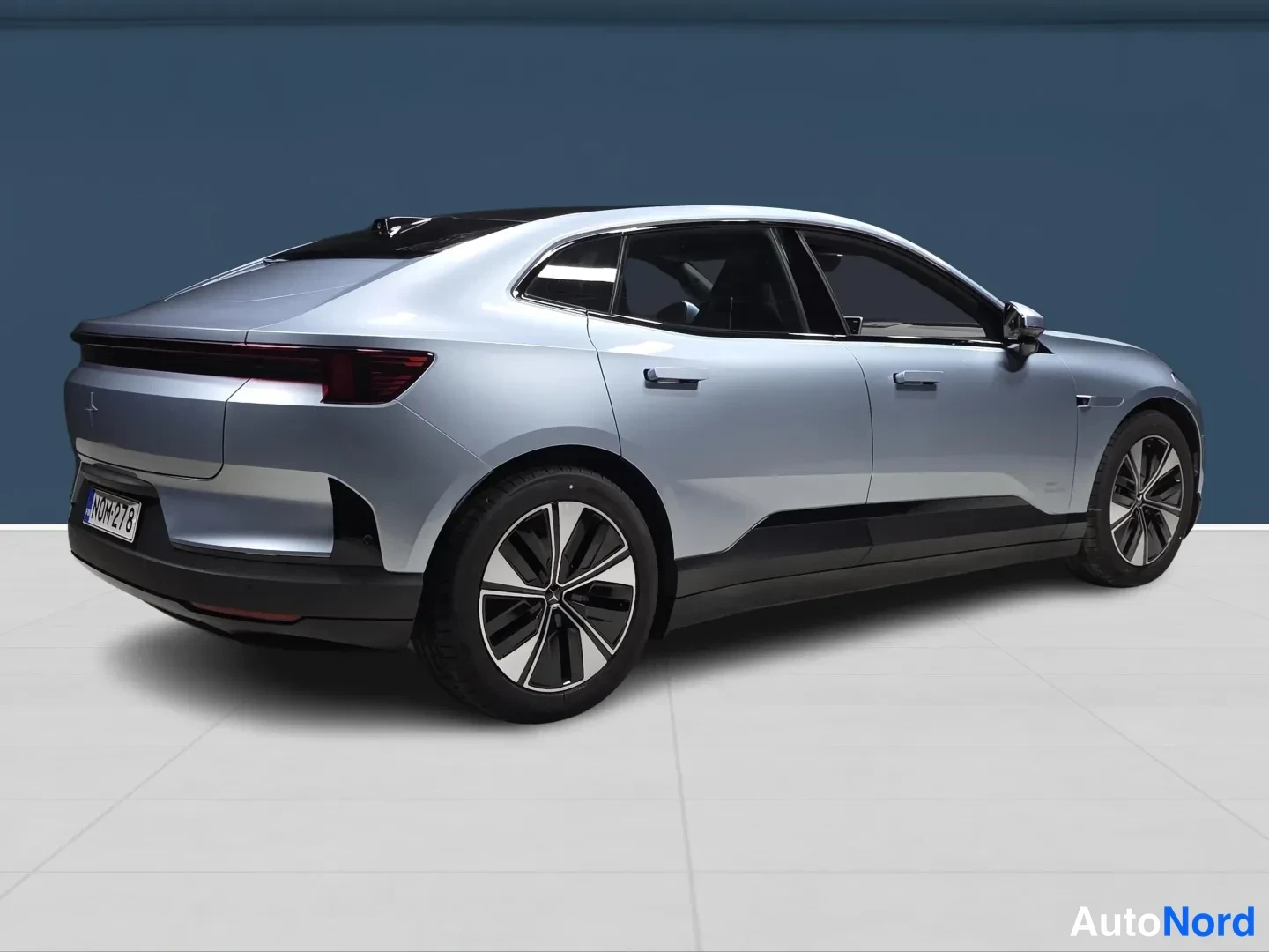 Sininen Polestar 4 2026, takaviisto, kuva 4