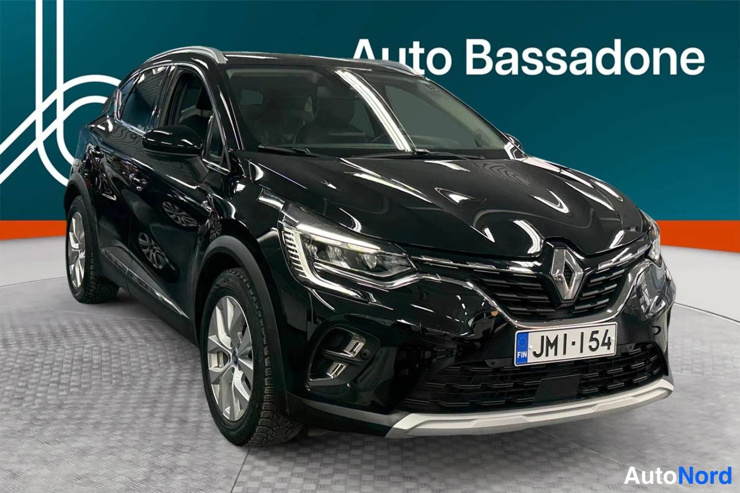 Musta Renault Captur E-TECH Plug-in hybrid 2021, etuviisto, keula oikealle, kuva 2