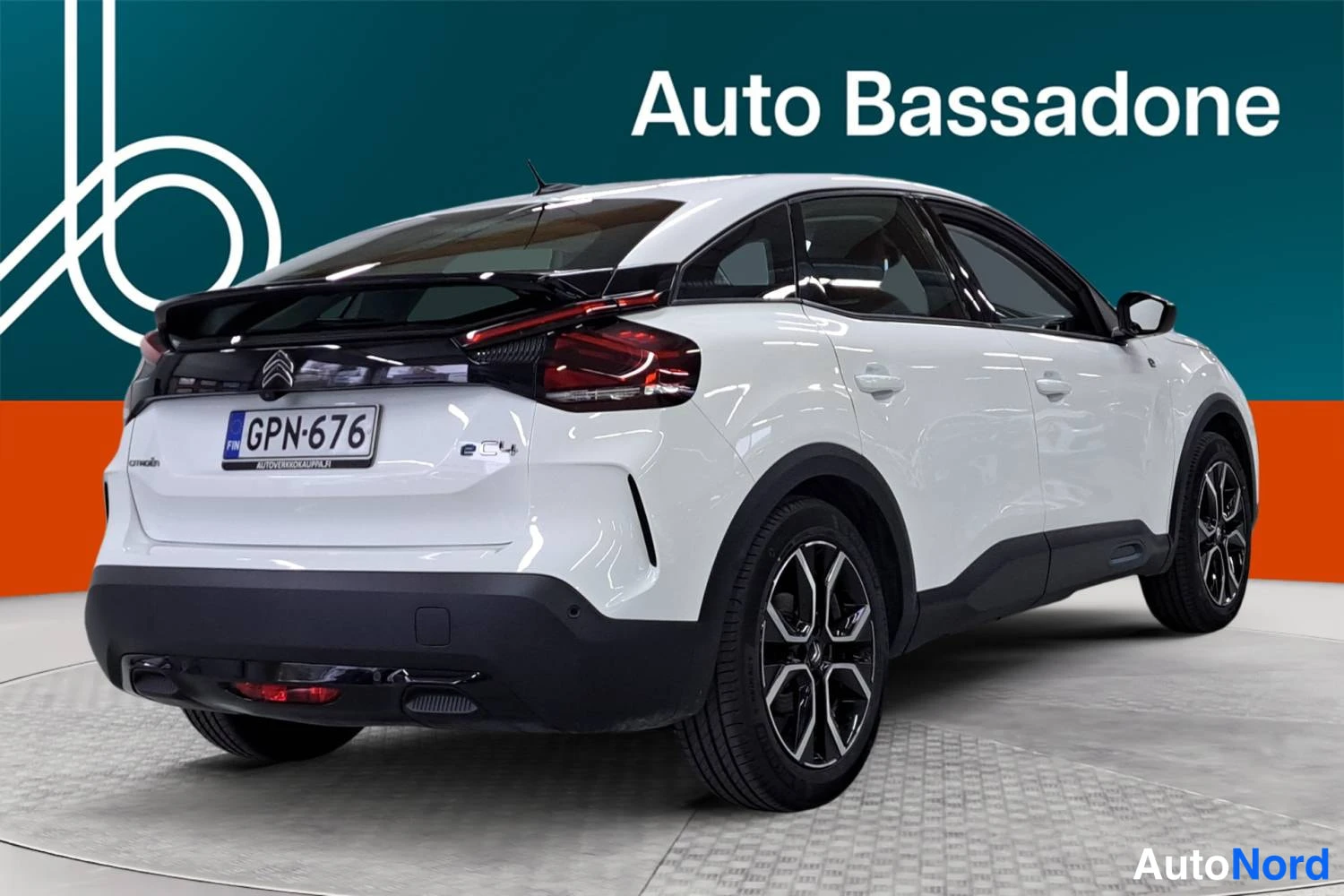 Valkoinen Citroen C4 2023, takaviisto, kuva 7