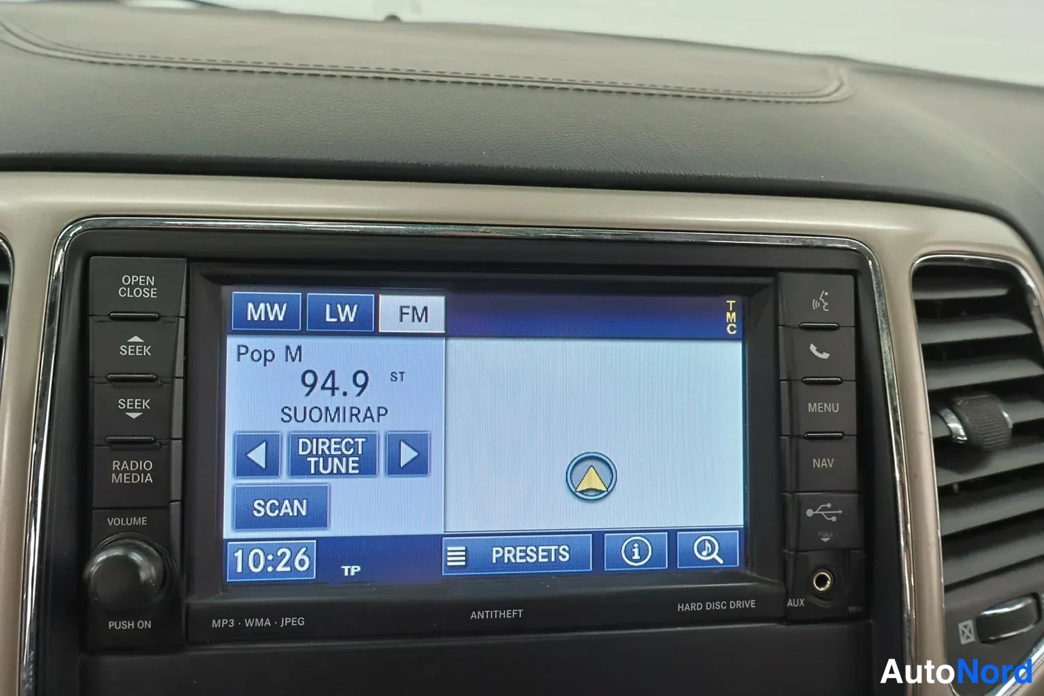 Valkoinen Jeep Grand Cherokee 2011, yksityiskohta, kuva 18