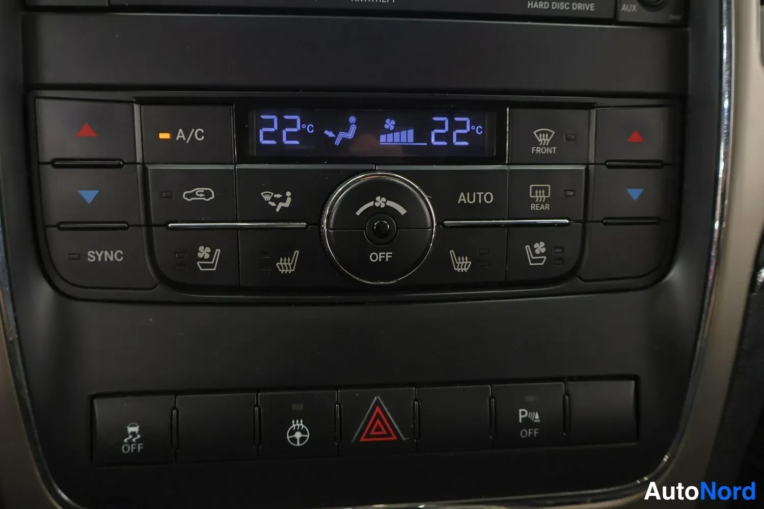 Valkoinen Jeep Grand Cherokee 2011, yksityiskohta, kuva 20