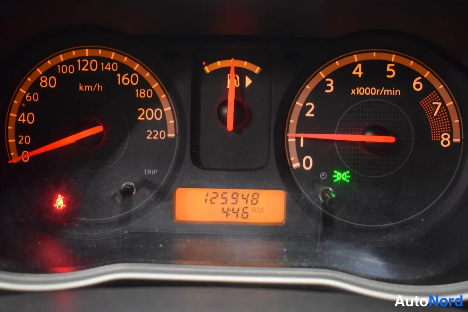 Sininen Nissan Note 2008, yksityiskohta, kuva 3