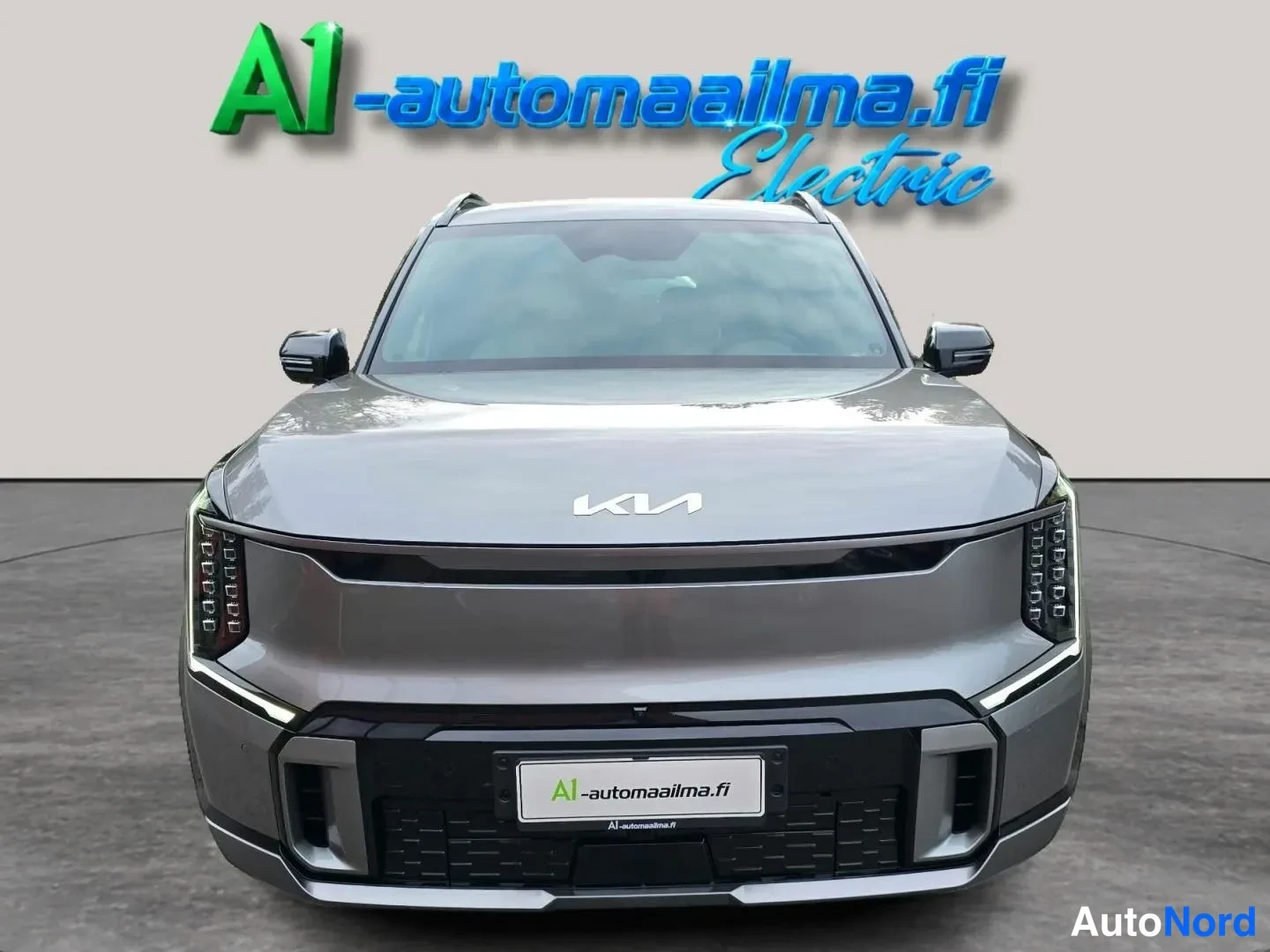 Harmaa Kia EV9 2024, edestä, kuva 3