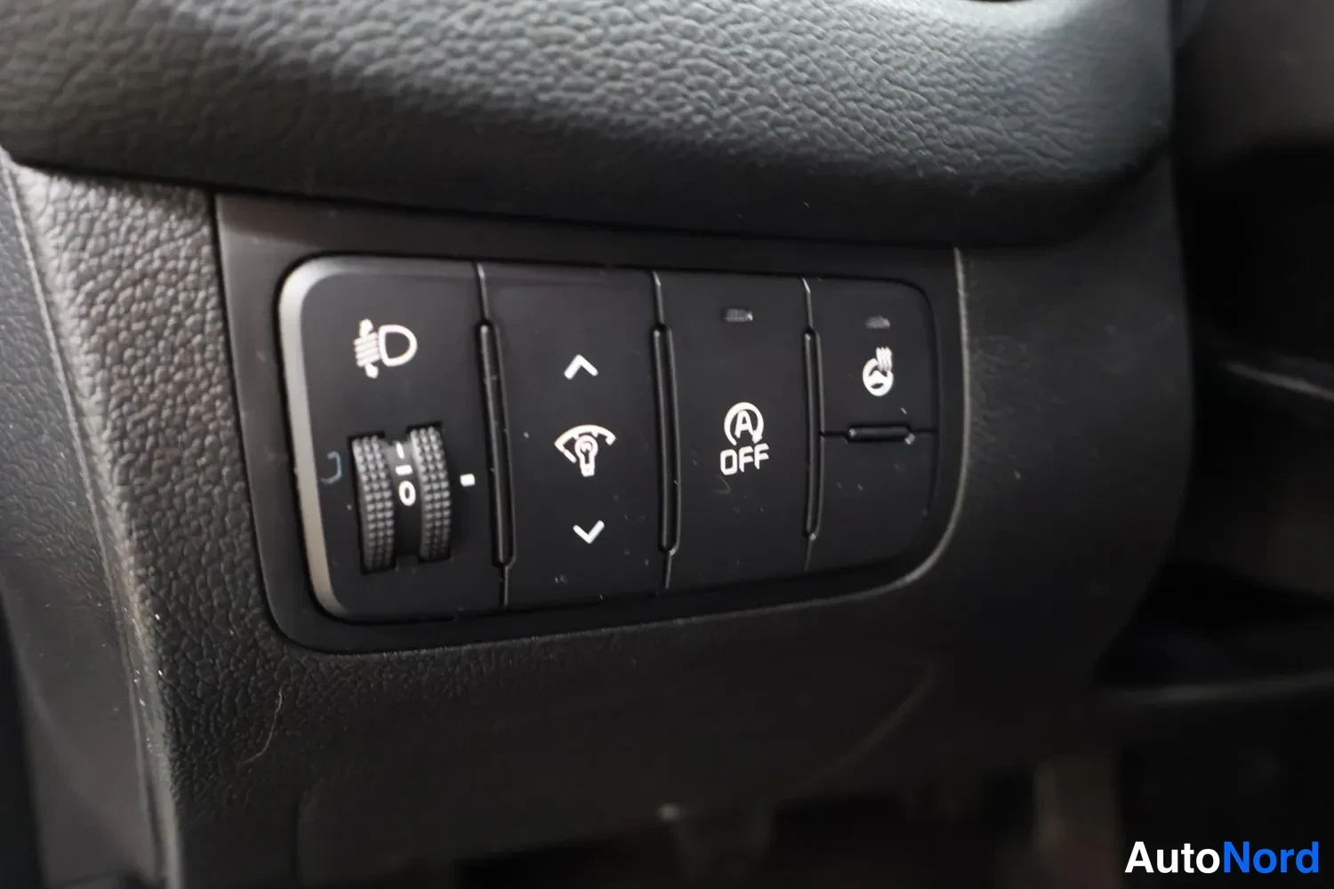 Hopea Kia Ceed 2016, yksityiskohta, kuva 13