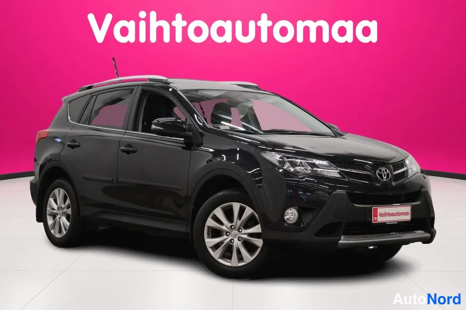 Musta Toyota RAV4 2013, etuviisto, keula oikealle, kuva 2