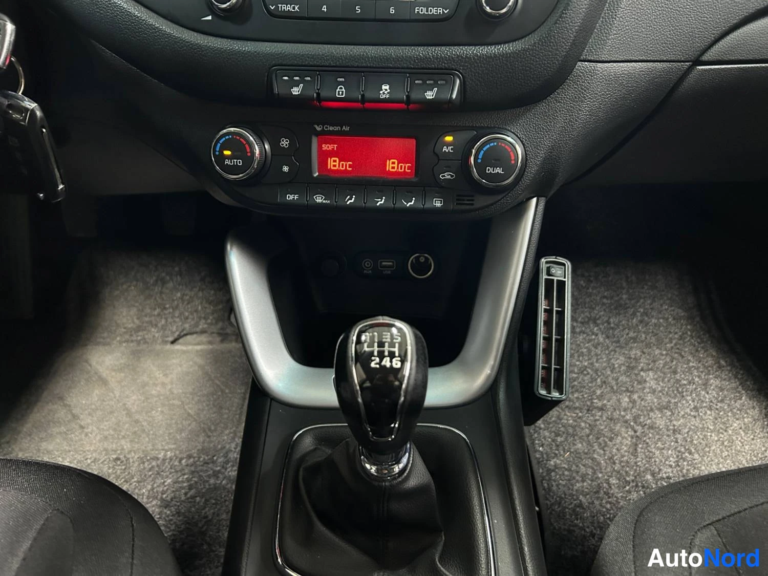 Musta Kia Cee´d 2017, yksityiskohta, kuva 15