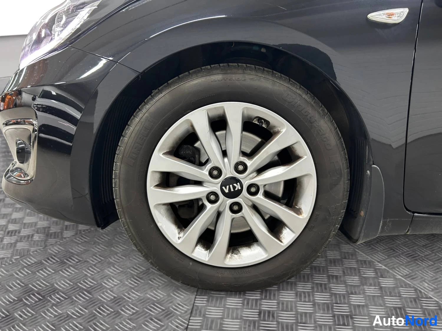 Musta Kia Cee´d 2017, yksityiskohta, kuva 16