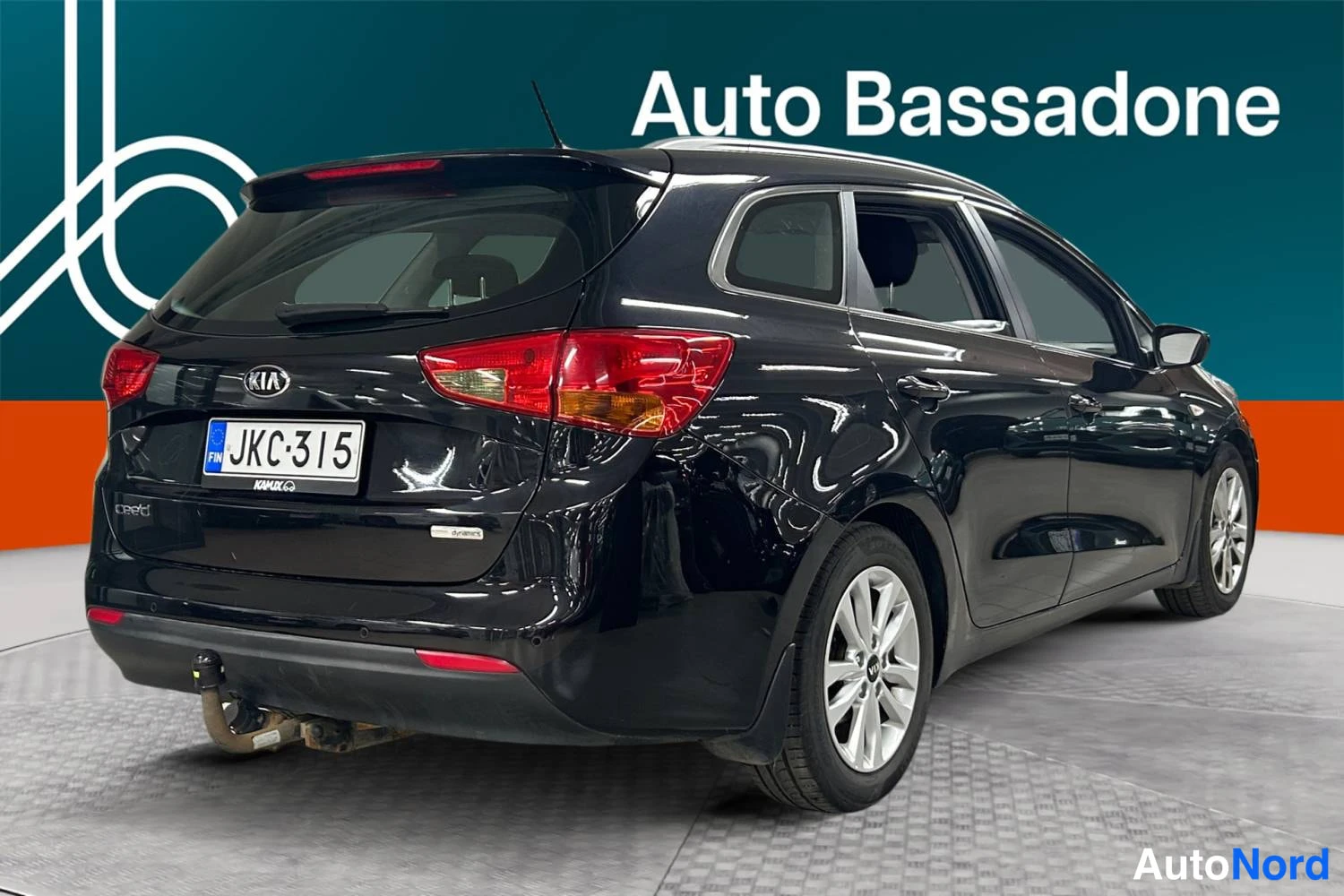 Musta Kia Cee´d 2017, takaviisto, kuva 6