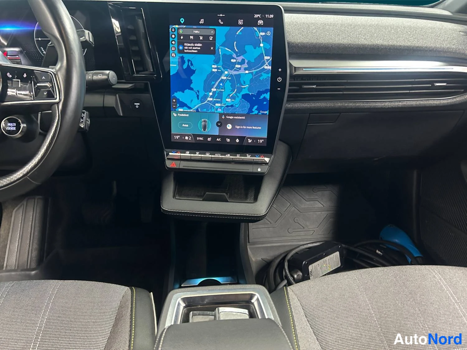 Hopea Renault Megane E-Tech electric 2023, ohjaamo, kuva 10