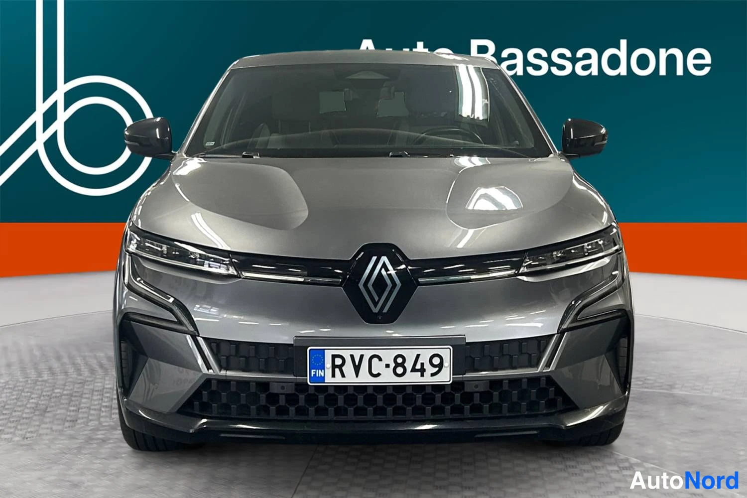 Hopea Renault Megane E-Tech electric 2023, edestä, kuva 4