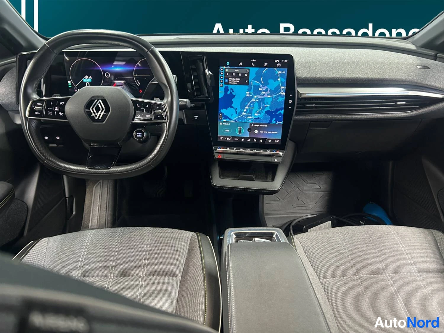 Hopea Renault Megane E-Tech electric 2023, ohjaamo, kuva 12
