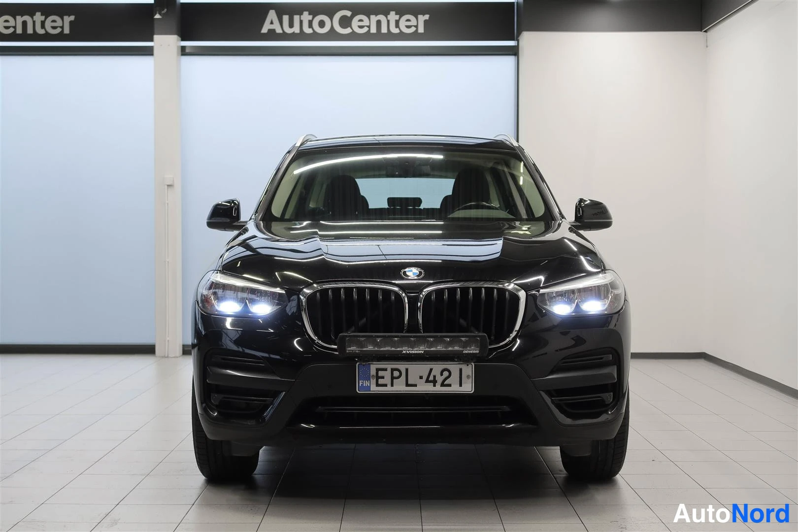Musta BMW X3 2018, edestä, kuva 5