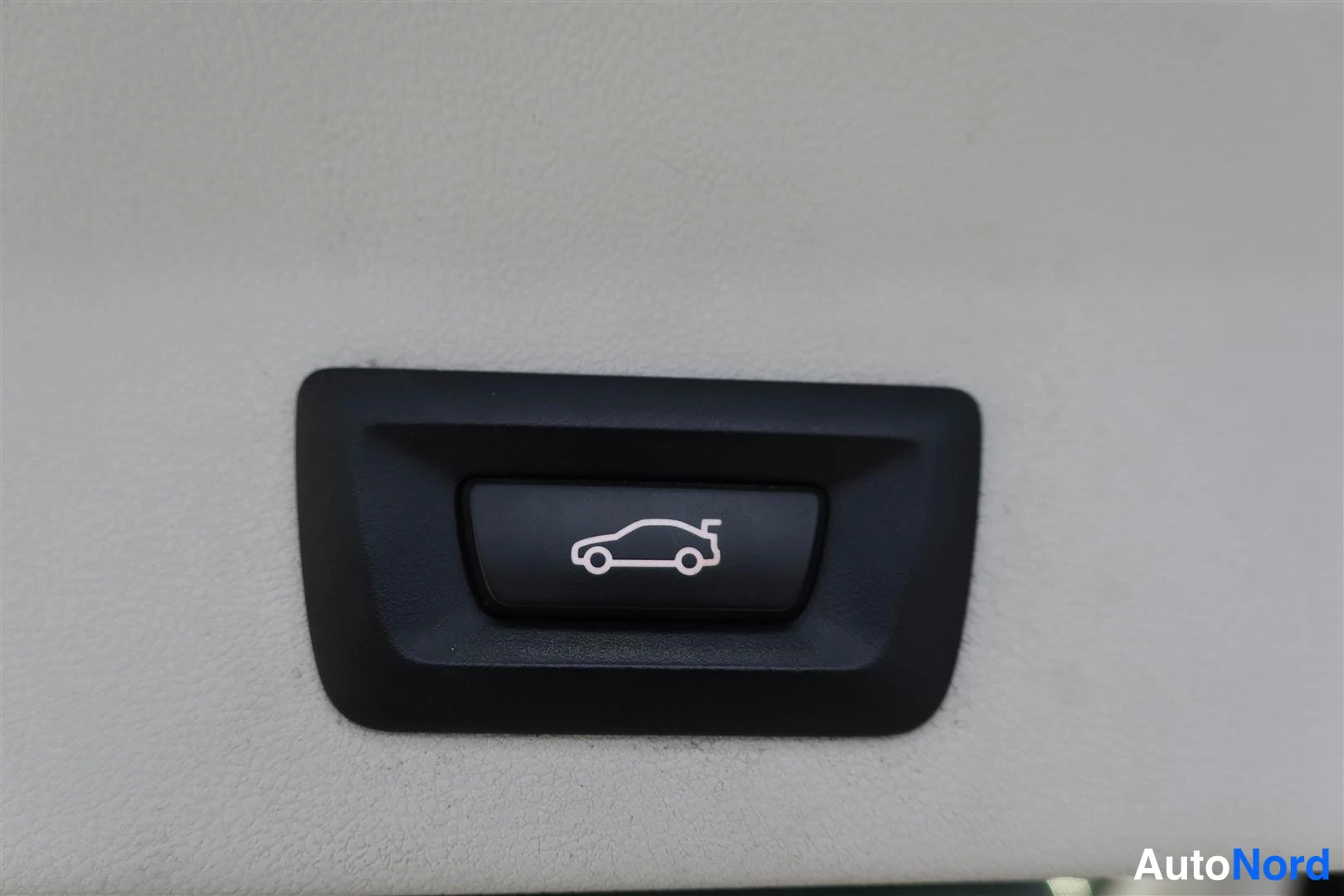 Musta BMW X3 2018, yksityiskohta, kuva 17