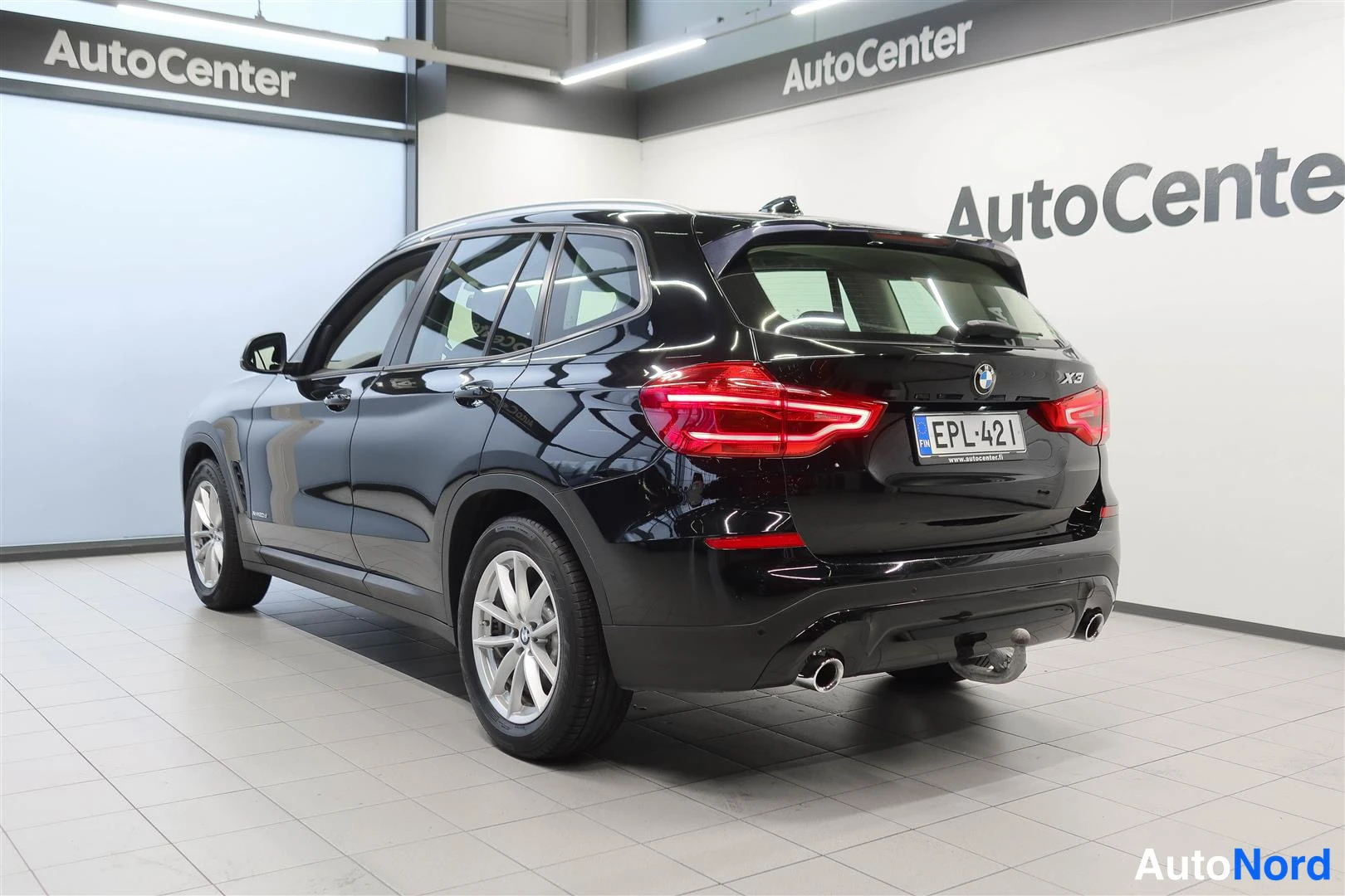 Musta BMW X3 2018, takaviisto, kuva 8