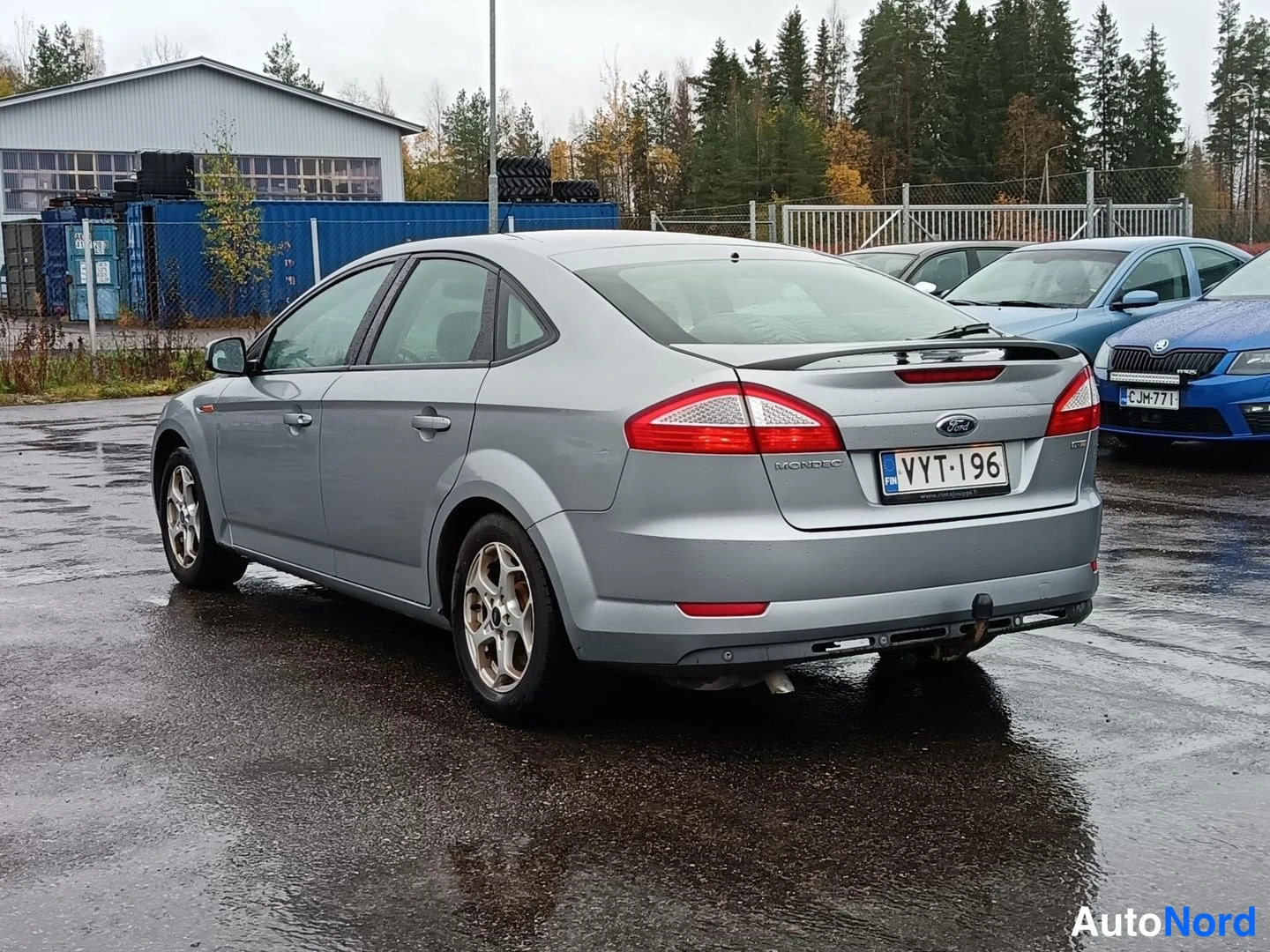 Harmaa Ford Mondeo 2010, takaviisto, kuva 3